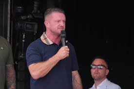 Tommy Robinson and Danny Tommo on platform at Whitehall rally