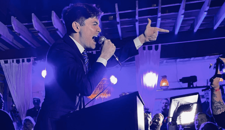 nick-fuentes-Detroit-pub-790x1258-2