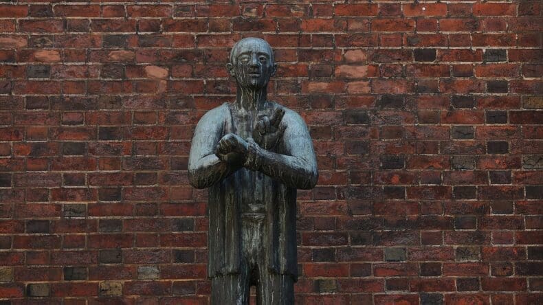 Statue of Dietrich Boenhoeffer in Hamburg