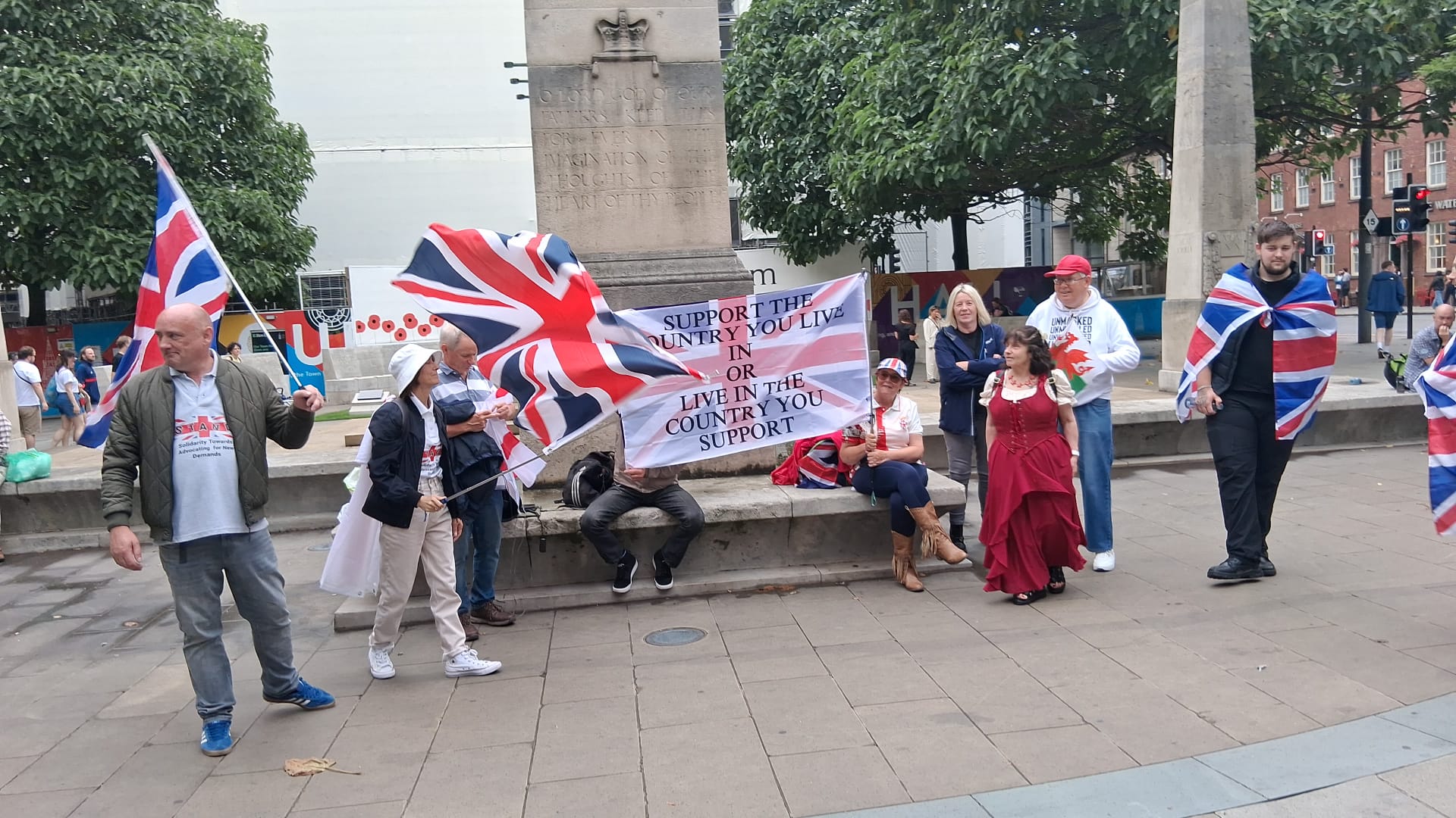 Grim up north : far-right ‘Manchester Protest’ flops