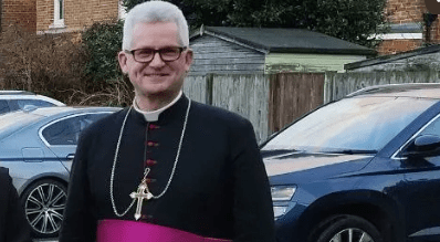 The bishop who is the new link between Catholic radicals and far right