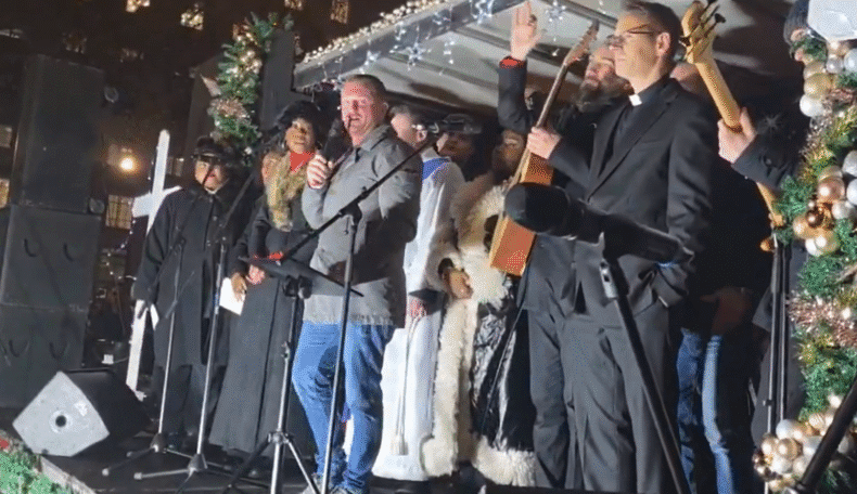 Tommy Robinson at carol concert 13 Dec 2025