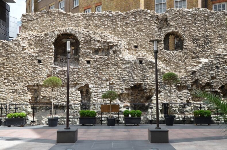 LOndinium wall credit Carole Raddato