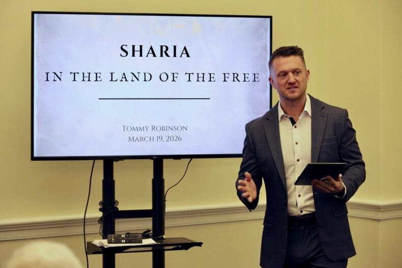 Tommy Robinson in Congress 2