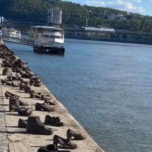 Danube holocaust memorial Budapest