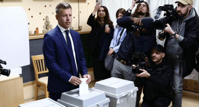 Peter Magyar, Orban's opponent votes in the Hungarian election
